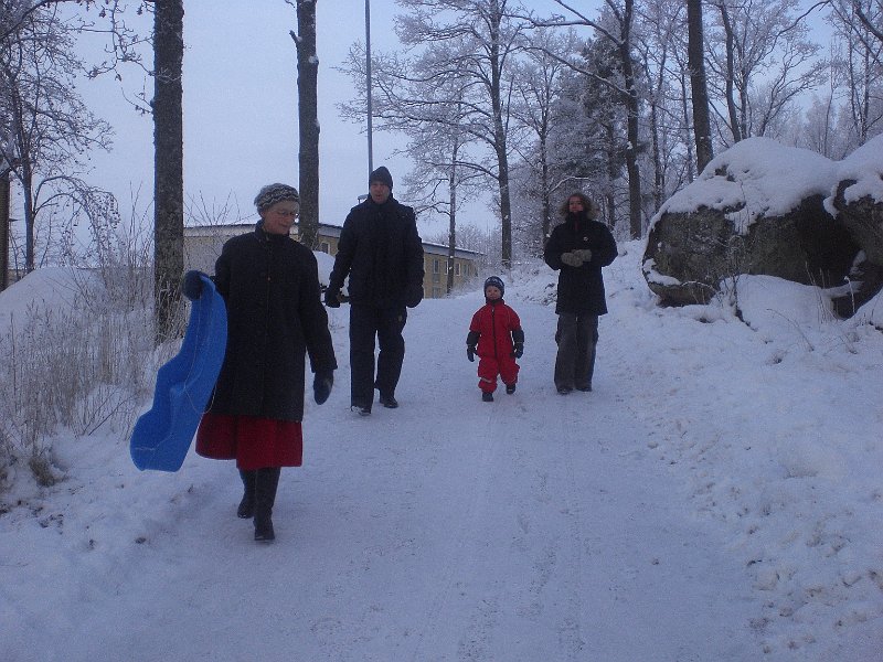 CIMG4668.JPG - Vinterpromenad med mormor och morfar.
